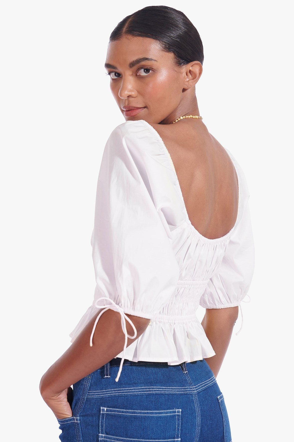 Image FAYE TOP | WHITE 3 of 7 and Clicking this image will trigger a zoom pop-up