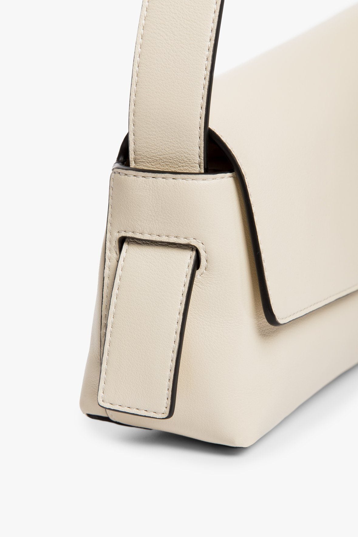 Image ACUTE SHOULDER BAG | CREAM 4 of 7 and Clicking this image will trigger a zoom pop-up