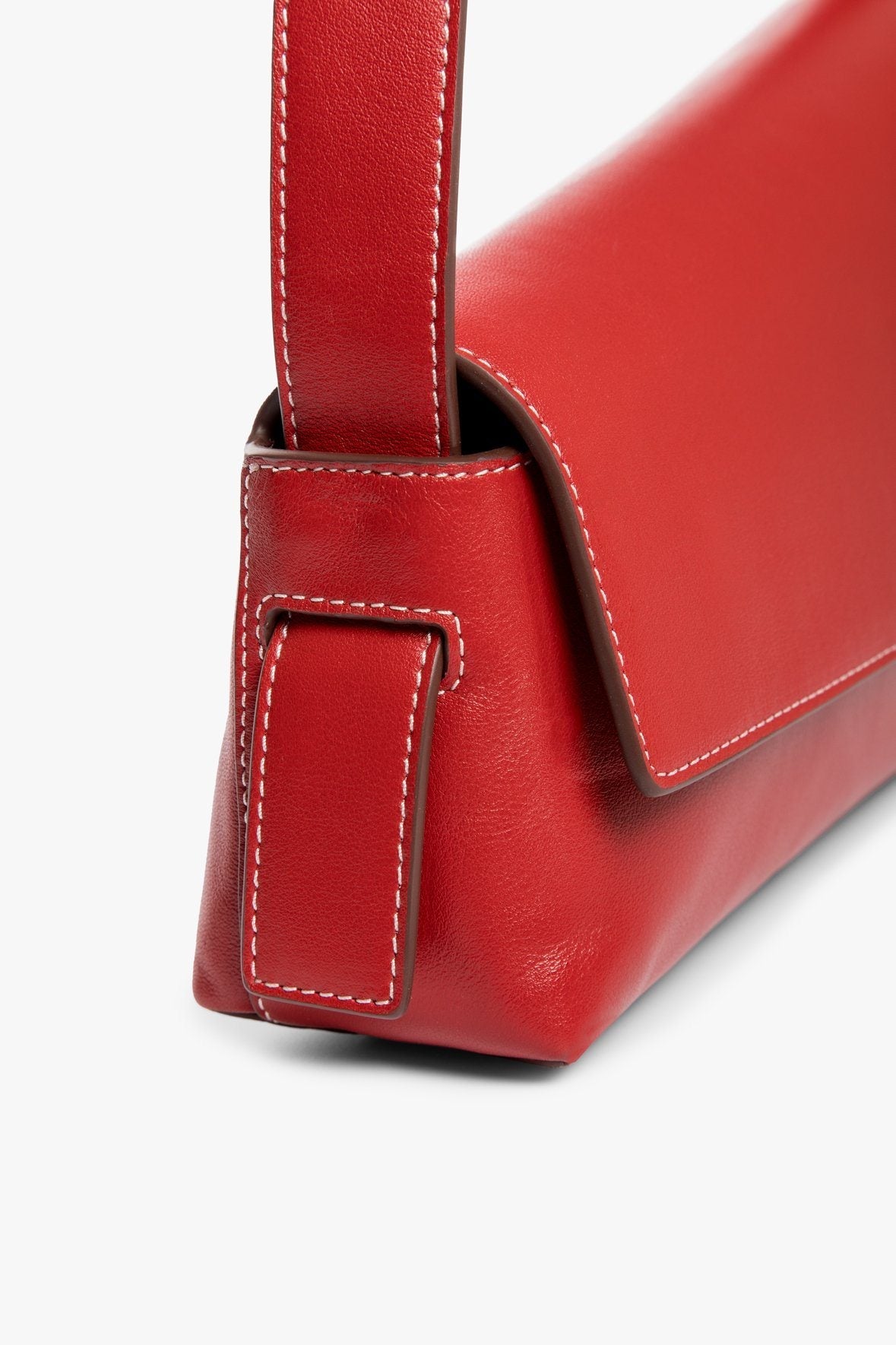 Image ACUTE SHOULDER BAG | SCARLET 4 of 7 and Clicking this image will trigger a zoom pop-up