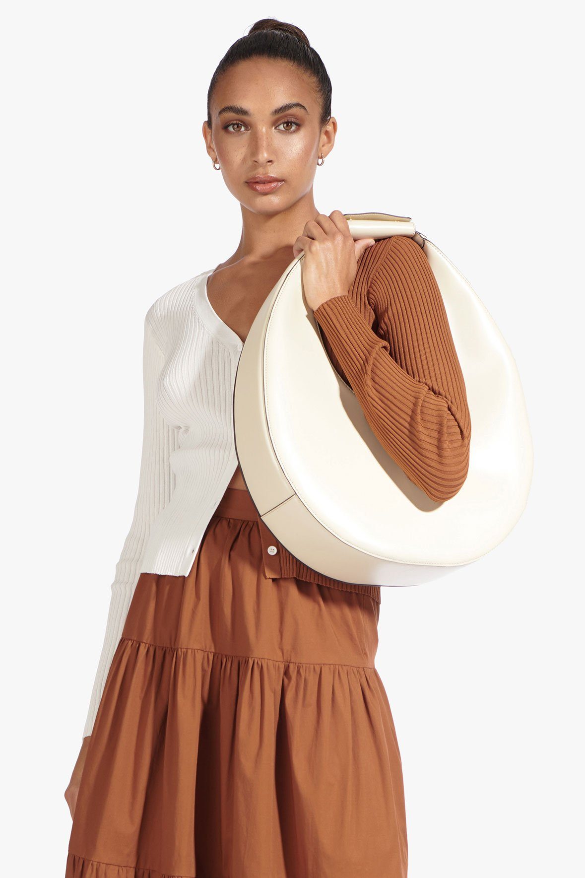 Image LARGE MOON BAG | CREAM 2 of 6 and Clicking this image will trigger a zoom pop-up