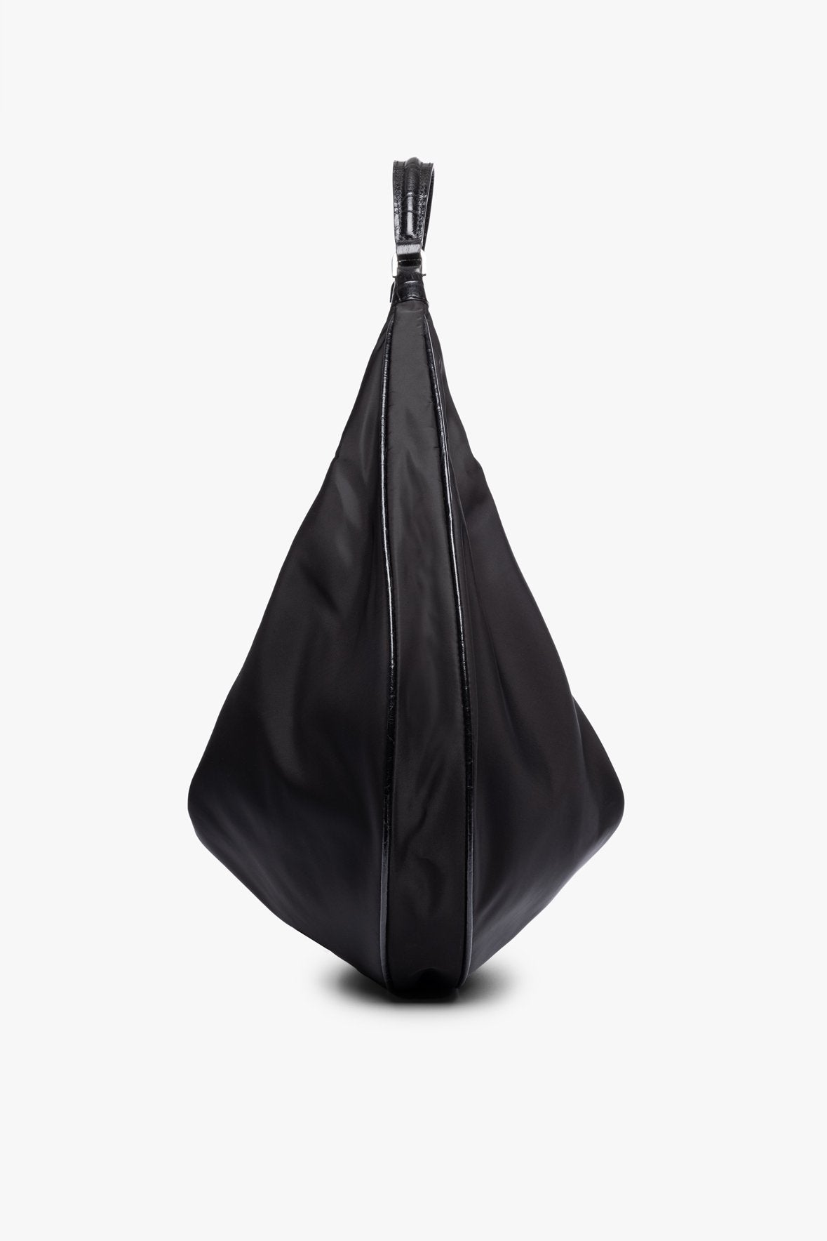 Image LARGE NYLON SASHA BAG | BLACK 4 of 8 and Clicking this image will trigger a zoom pop-up